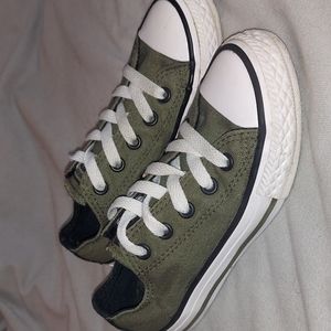 Converse size 11.5 toddler